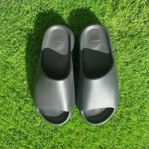 Yeezy slide ‘onyx’ size 9M brand-new authentic fast shipping? Yeezy | Shoes | Yeezy Slide Onyx Size 9m Brandnew Authentic  main image 3